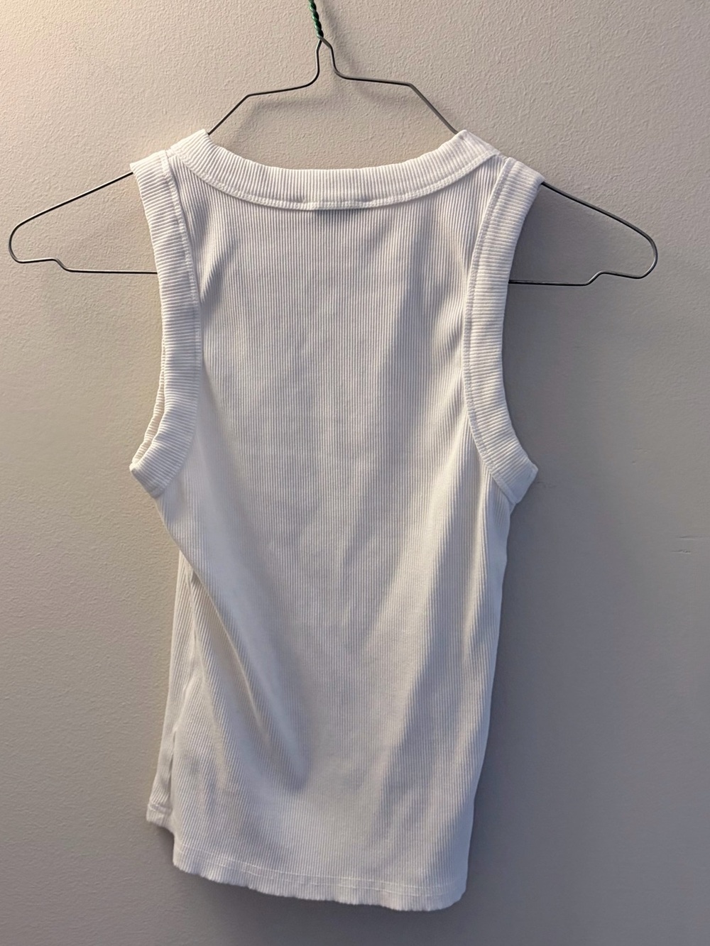 Edikted White Ribbed Tank Top - Picture 3 of 3